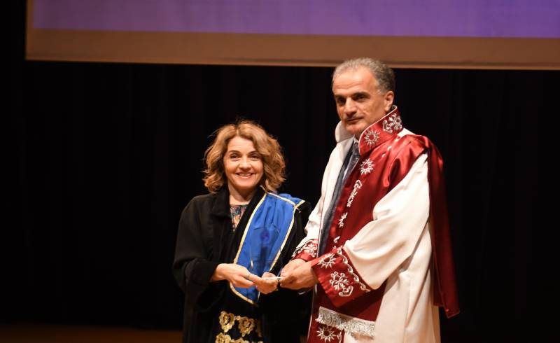 Prof. Dr. Zehra AYHAN, Sakarya Üniversitesi 2023 Bilim Ödülleri Araştırma Ödülü kategorisinde ödül aldı.